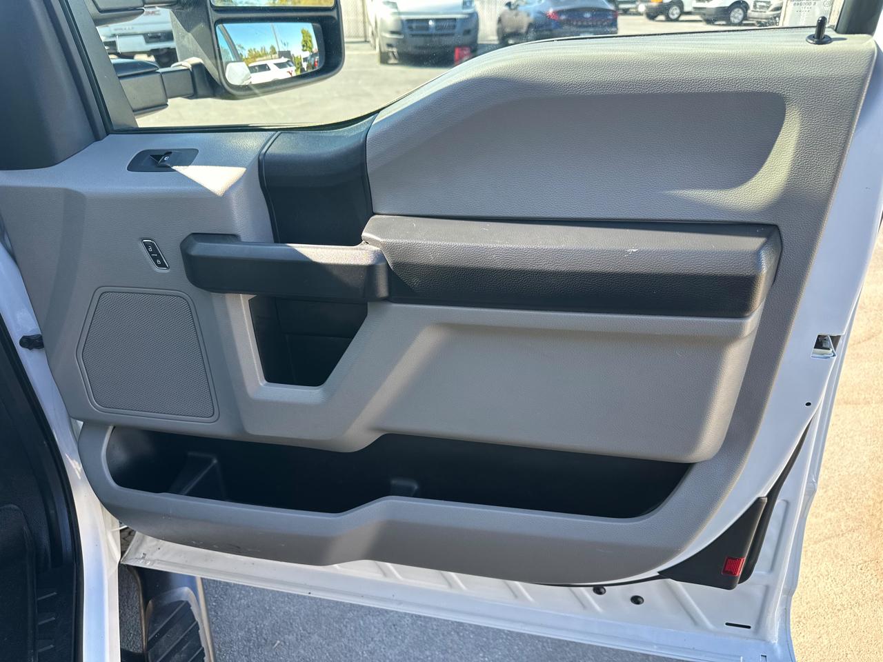 Ford Super Duty F-250 SRW XL 4WD SuperCab 8' Box 2017