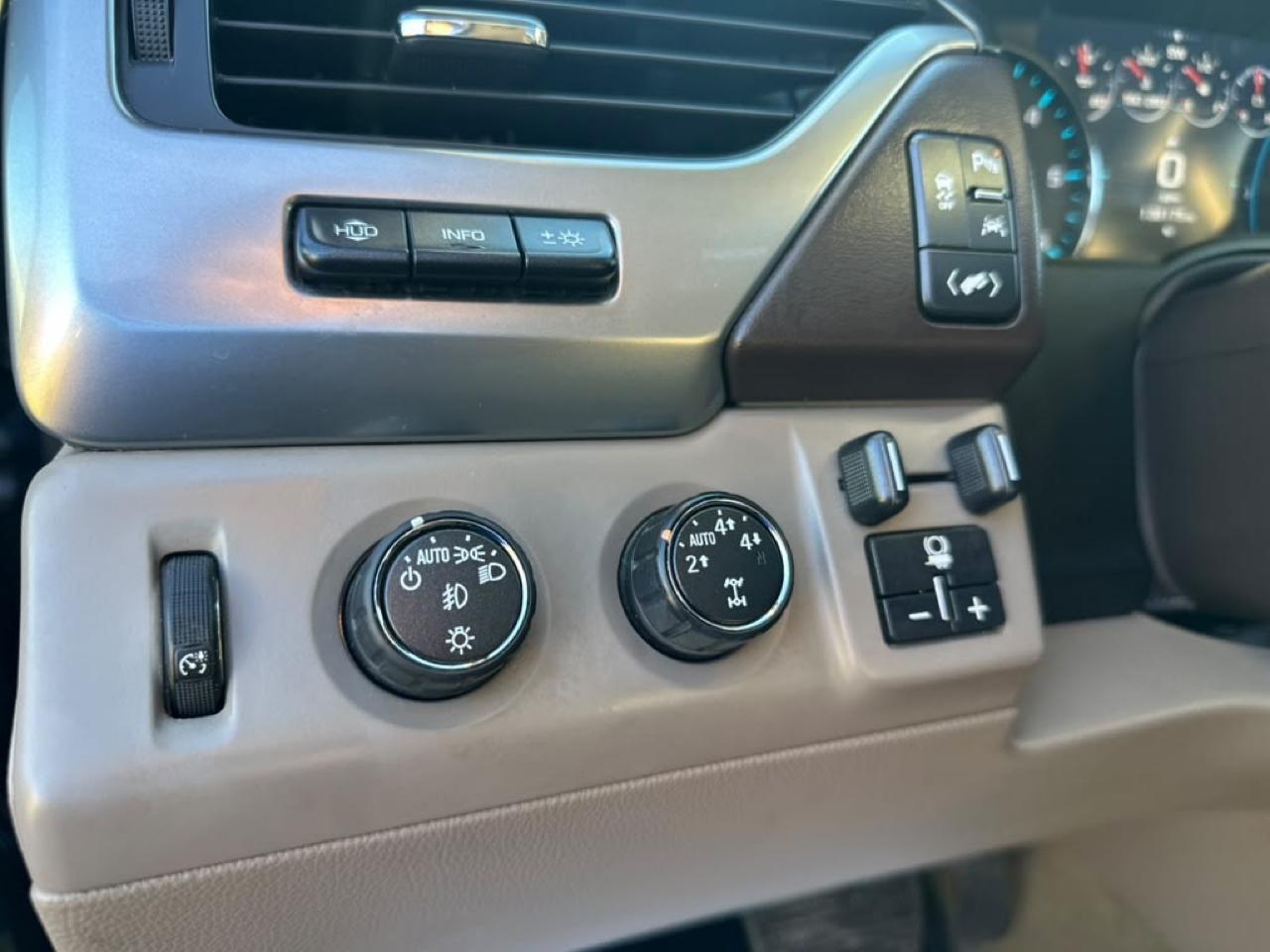 Chevrolet Suburban 4WD 4dr 1500 LTZ 2016