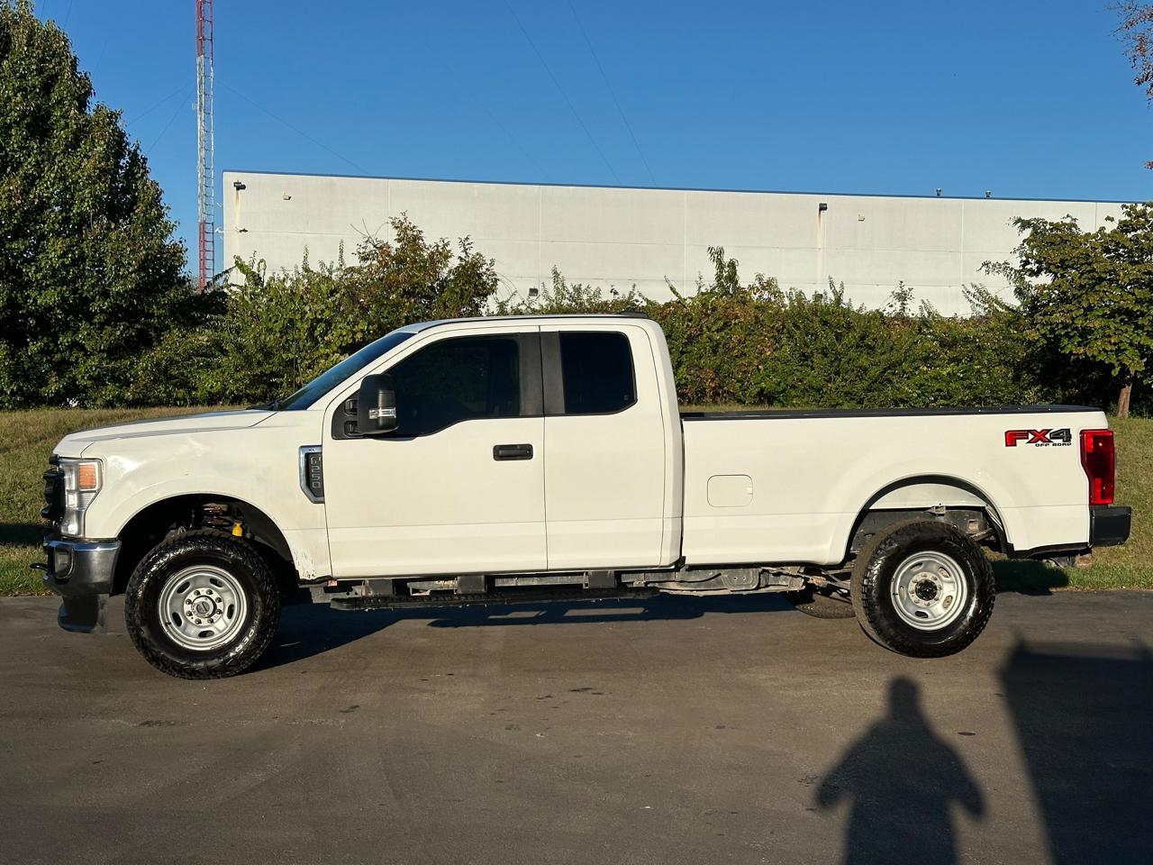 Ford Super Duty F-250 SRW XL 4WD SuperCab 8' Box 2022