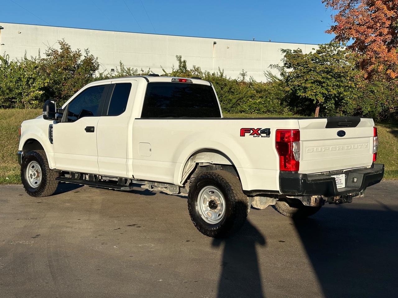 Ford Super Duty F-250 SRW XL 4WD SuperCab 8' Box 2022