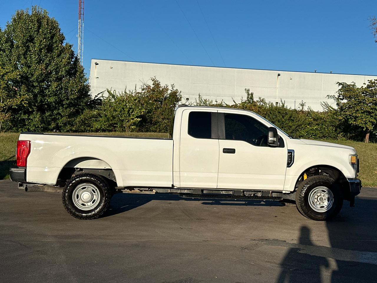 Ford Super Duty F-250 SRW XL 4WD SuperCab 8' Box 2022