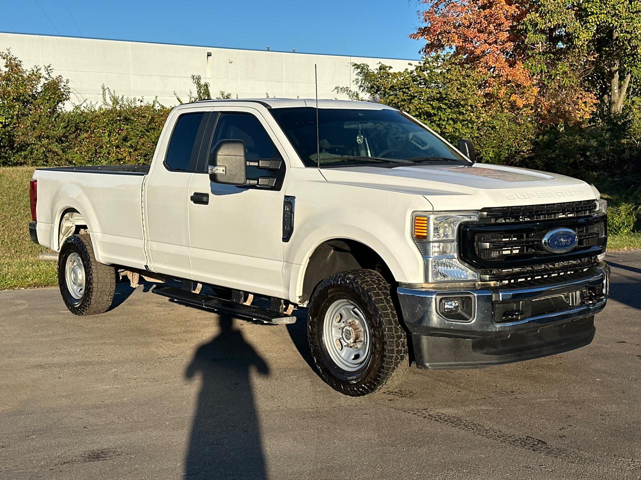 Ford Super Duty F-250 SRW XL 4WD SuperCab 8' Box 2022