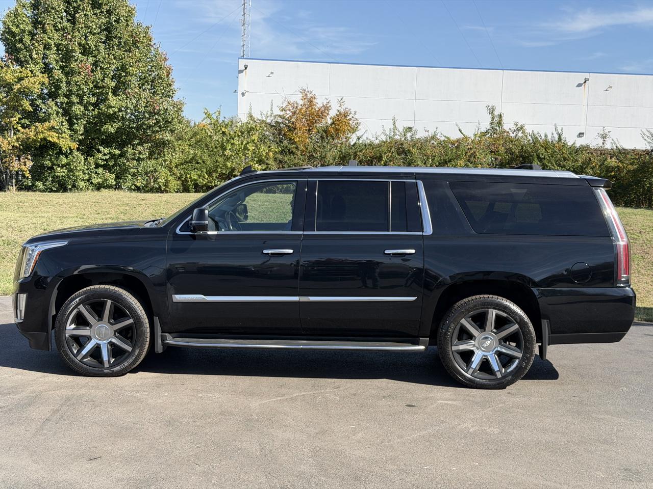 Cadillac Escalade ESV 4WD 4dr Luxury Collection 2016