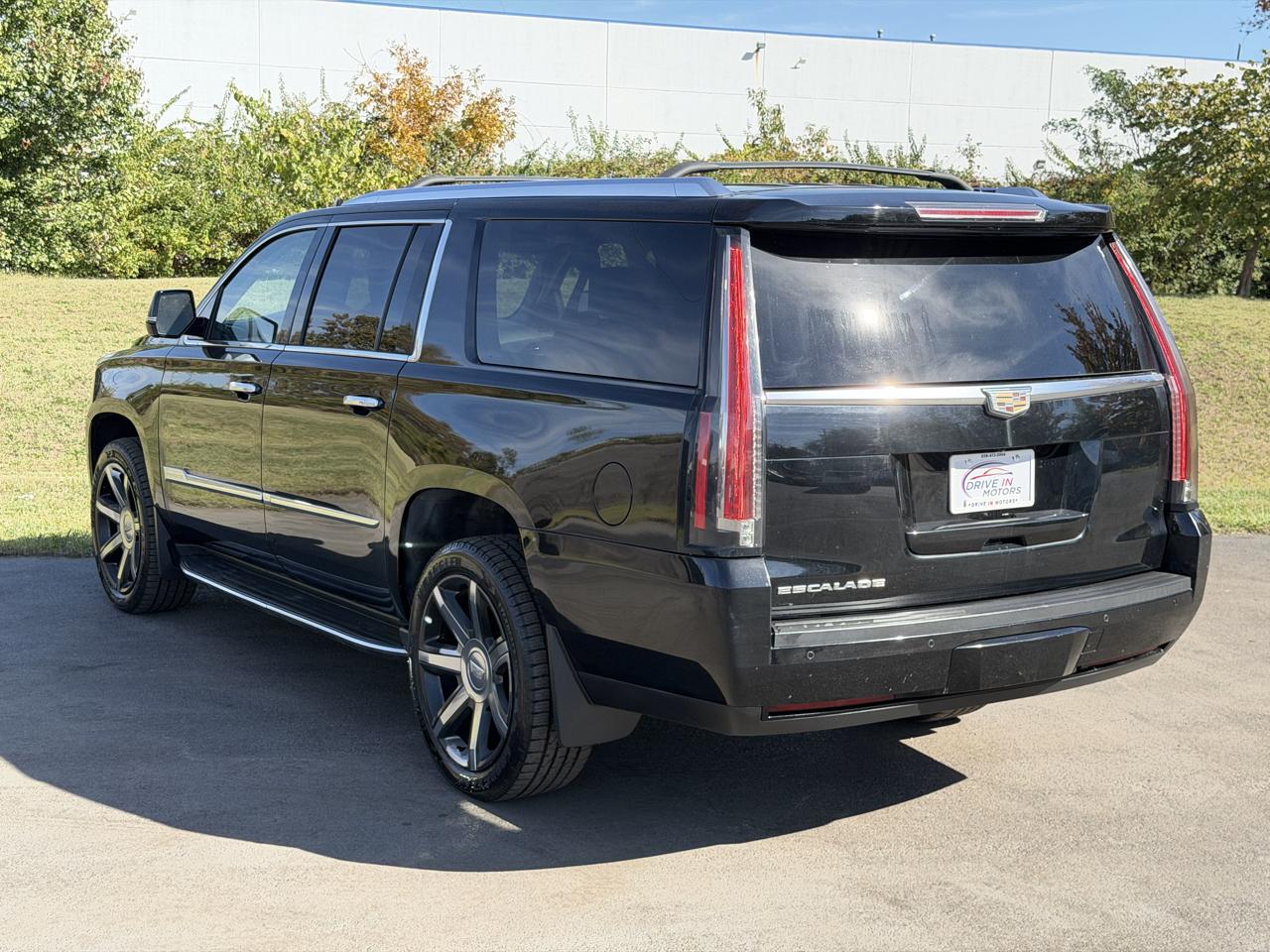 Cadillac Escalade ESV 4WD 4dr Luxury Collection 2016