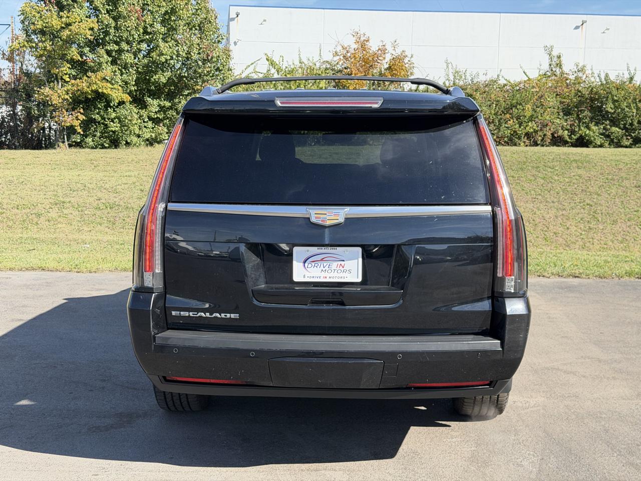 Cadillac Escalade ESV 4WD 4dr Luxury Collection 2016