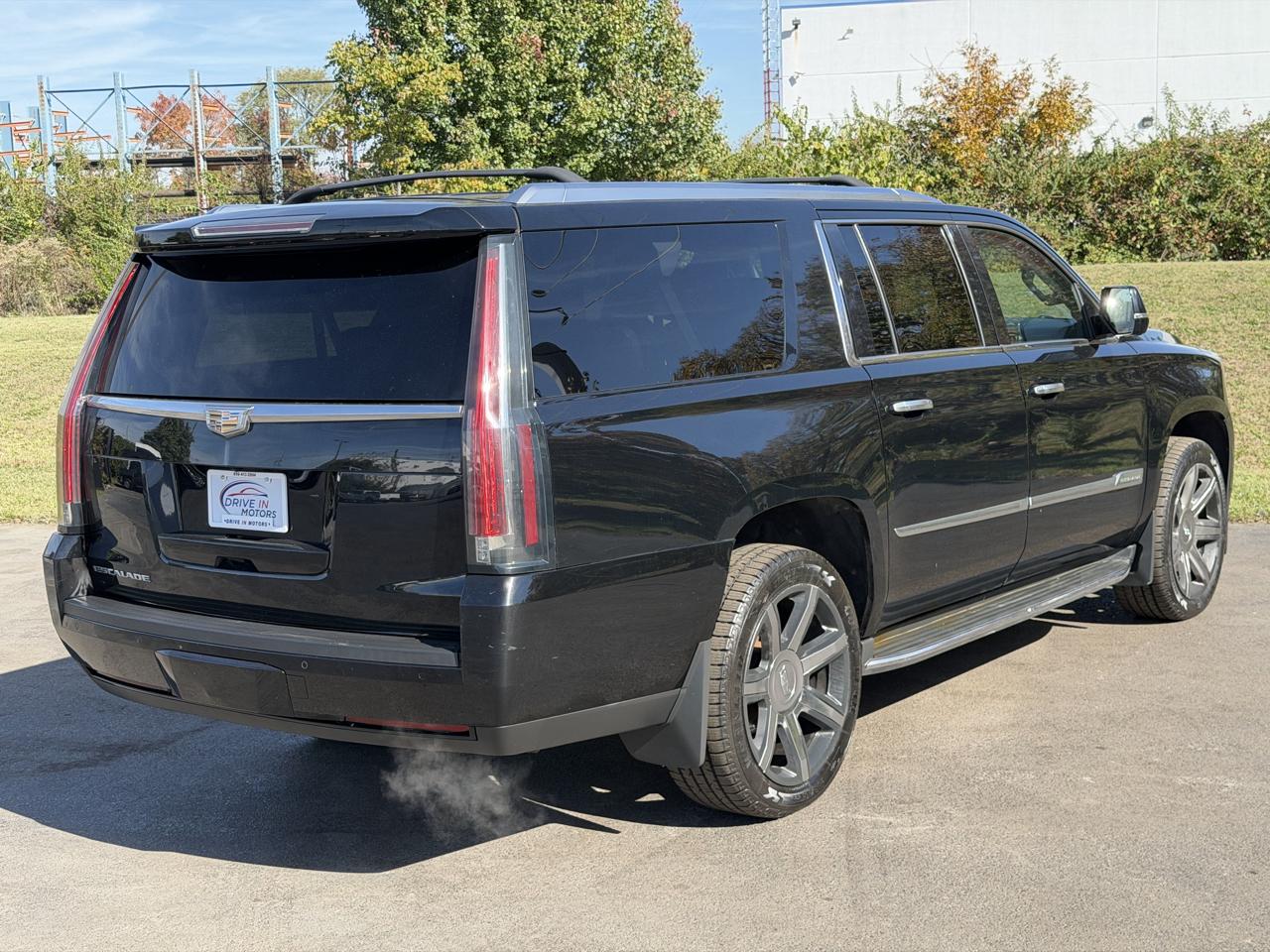 Cadillac Escalade ESV 4WD 4dr Luxury Collection 2016