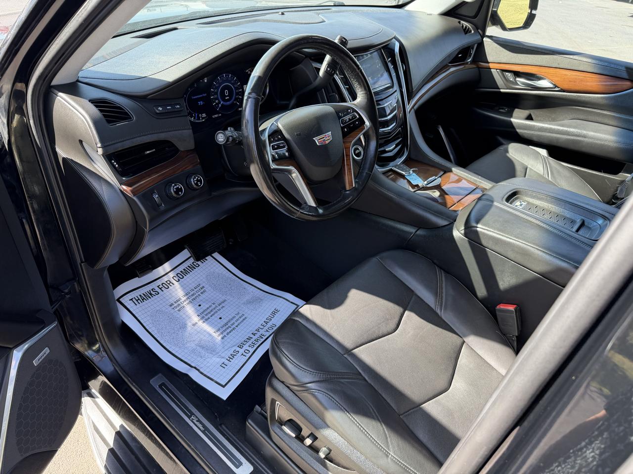 Cadillac Escalade ESV 4WD 4dr Luxury Collection 2016