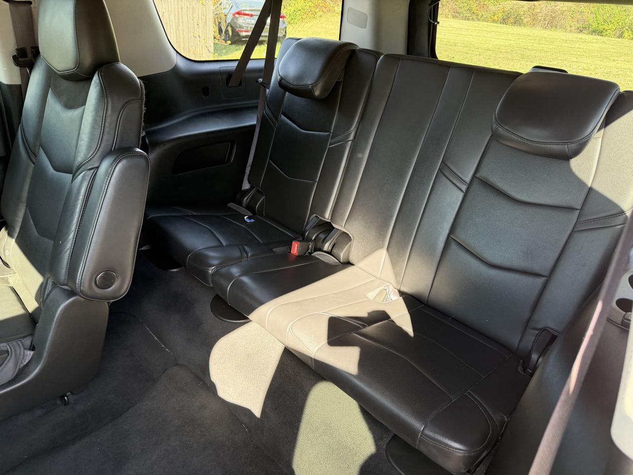 Cadillac Escalade ESV 4WD 4dr Luxury Collection 2016