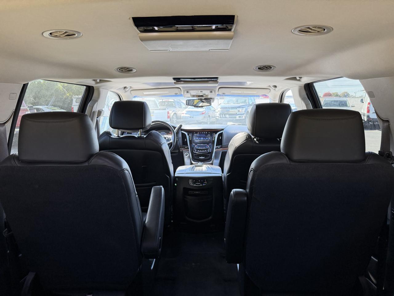 Cadillac Escalade ESV 4WD 4dr Luxury Collection 2016