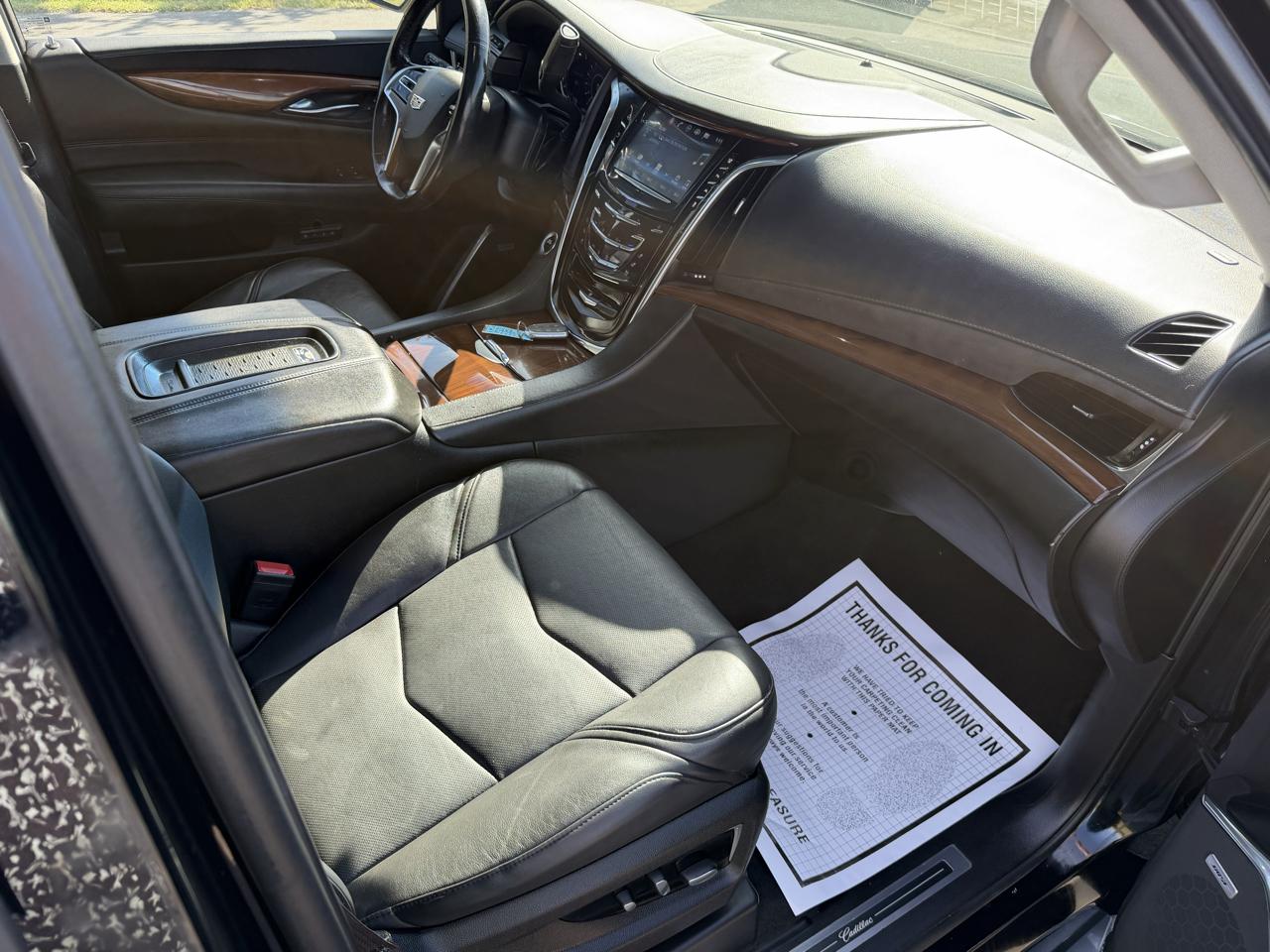 Cadillac Escalade ESV 4WD 4dr Luxury Collection 2016