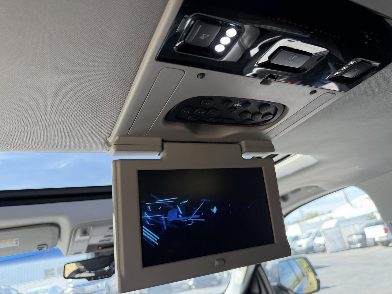 Cadillac Escalade ESV 4WD 4dr Luxury Collection 2016