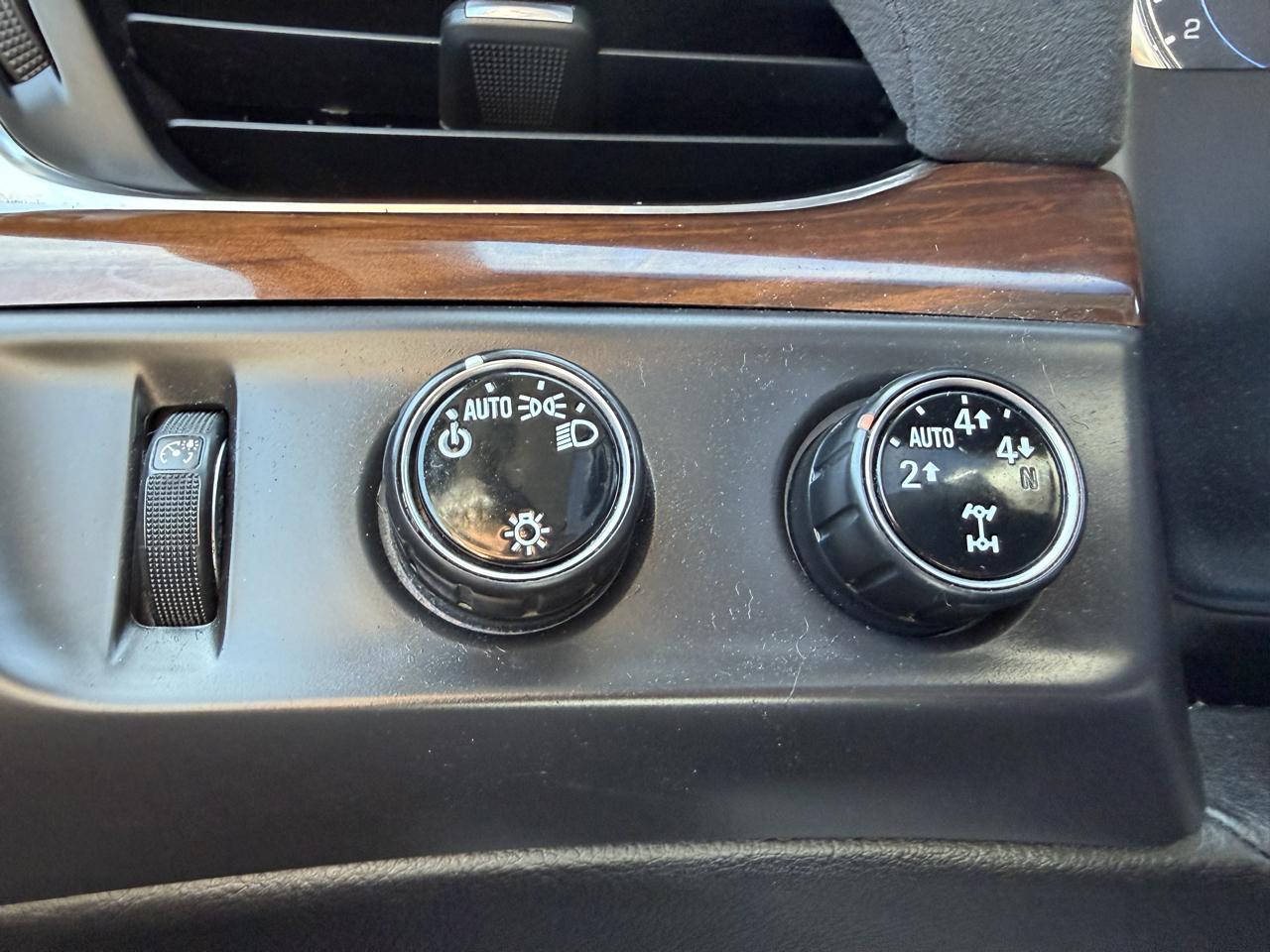 Cadillac Escalade ESV 4WD 4dr Luxury Collection 2016