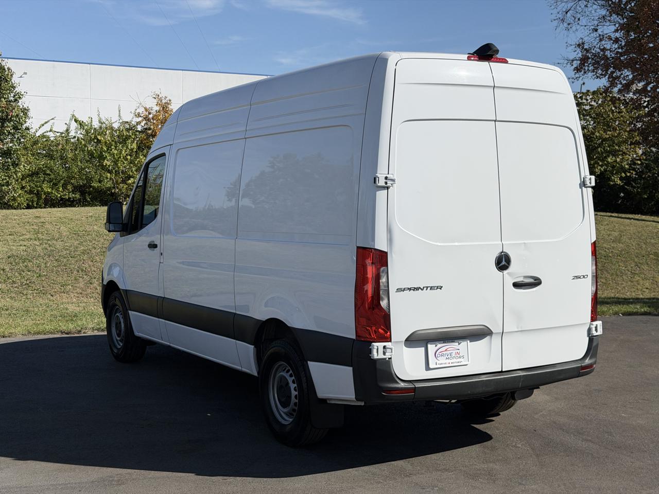 Mercedes-Benz Sprinter Cargo Van 2500 Standard Roof I4 Diesel HO 144" RWD 2025