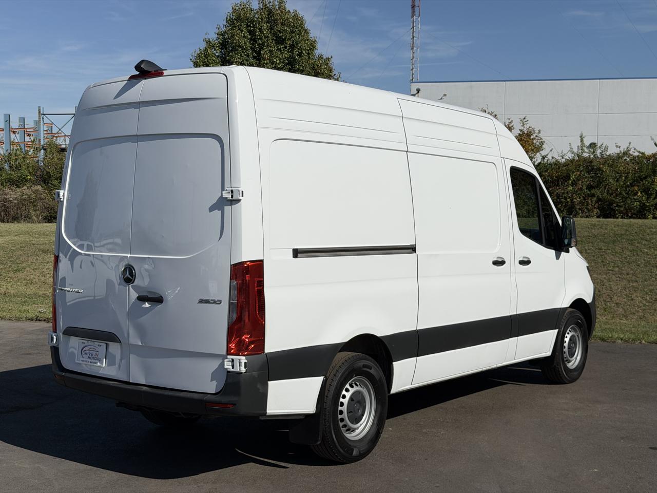 Mercedes-Benz Sprinter Cargo Van 2500 Standard Roof I4 Diesel HO 144" RWD 2025