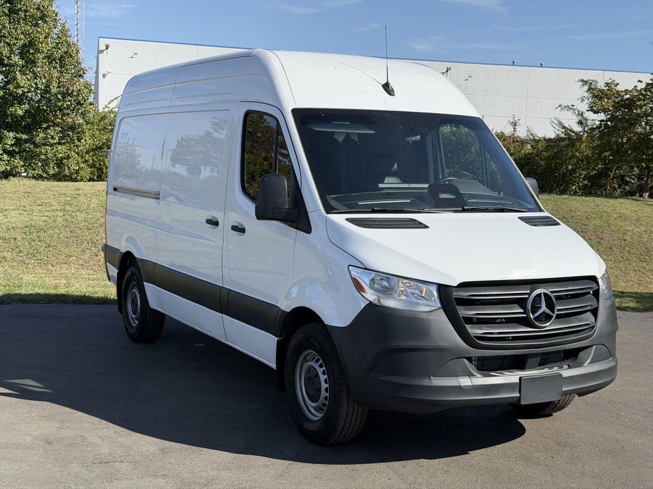 Mercedes-Benz Sprinter Cargo Van 2500 Standard Roof I4 Diesel HO 144" RWD 2025