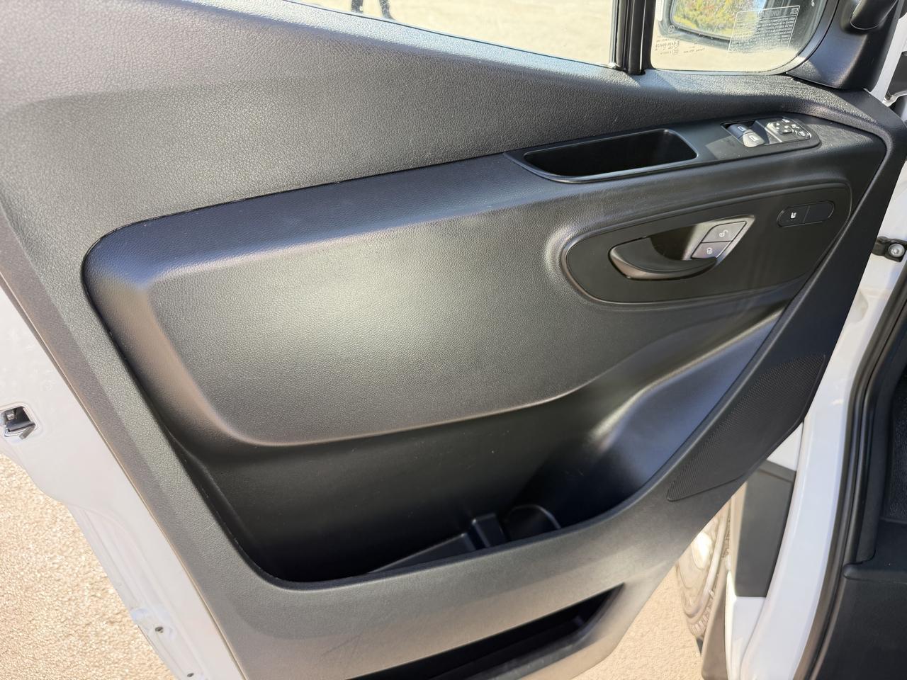 Mercedes-Benz Sprinter Cargo Van 2500 Standard Roof I4 Diesel HO 144" RWD 2025