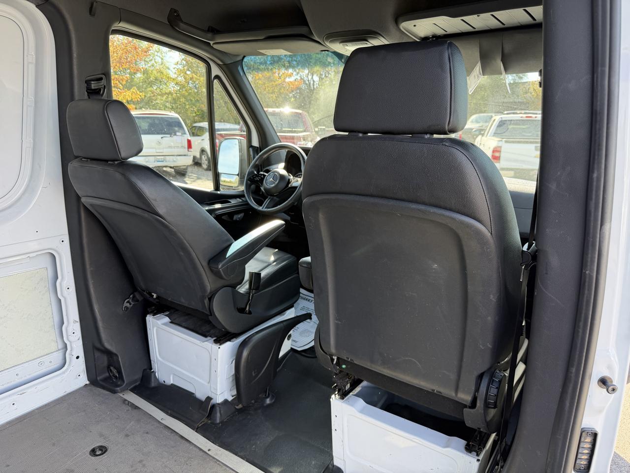 Mercedes-Benz Sprinter Cargo Van 2500 Standard Roof I4 Diesel HO 144" RWD 2025