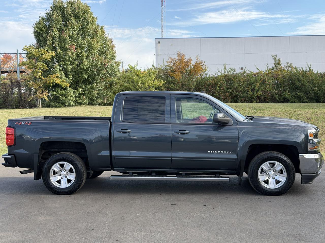 Chevrolet Silverado 1500 4WD Crew Cab 143.5" LT w/1LT 2018