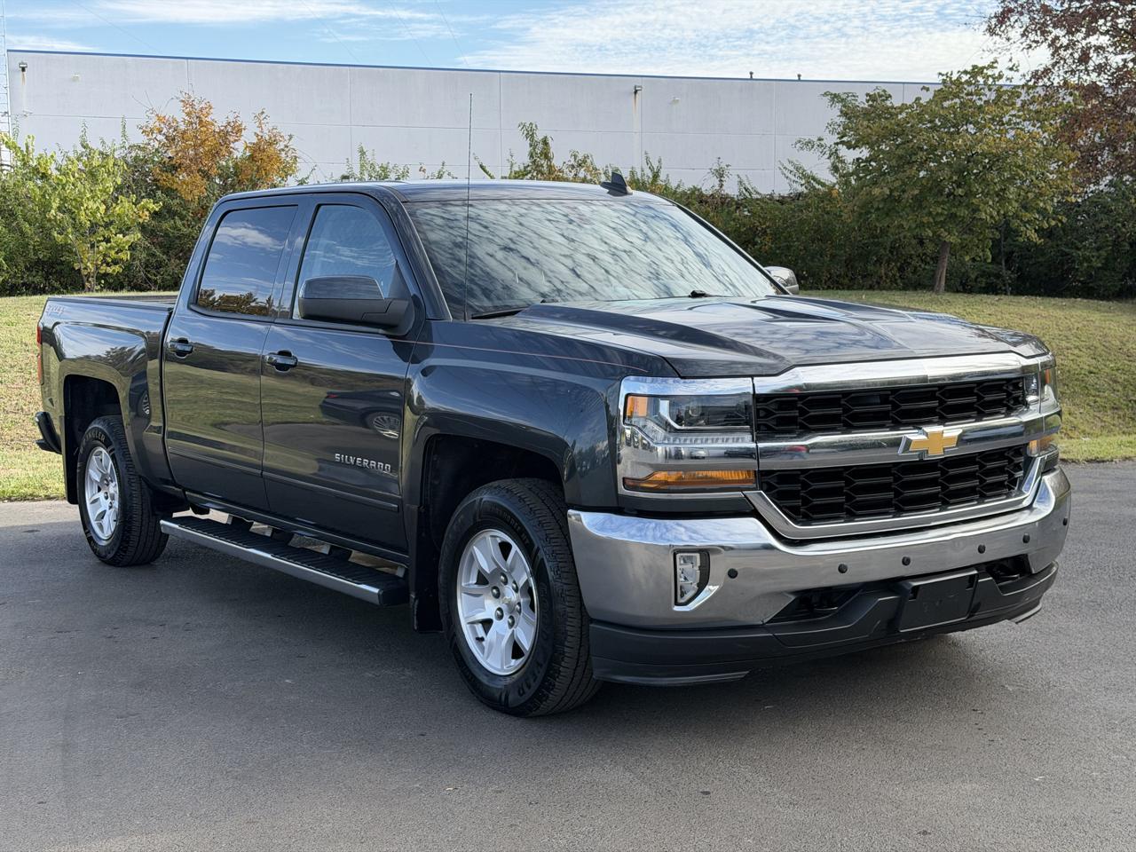 Chevrolet Silverado 1500 4WD Crew Cab 143.5" LT w/1LT 2018