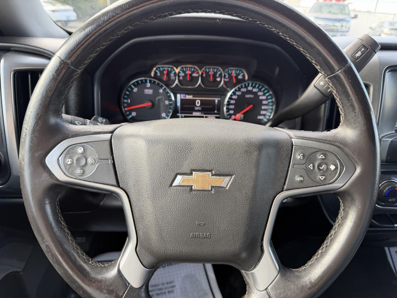 Chevrolet Silverado 1500 4WD Crew Cab 143.5" LT w/1LT 2018