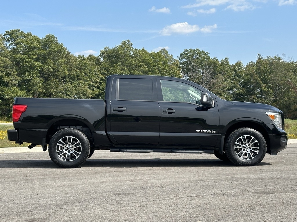 Nissan Titan  2023