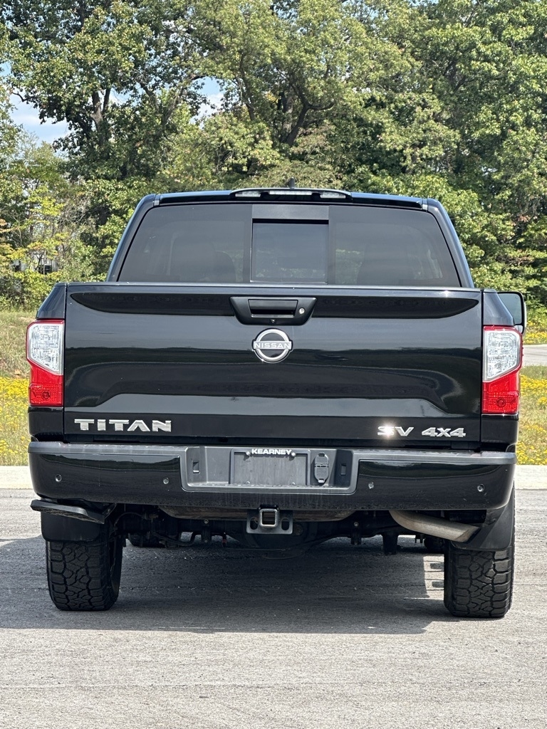 Nissan Titan  2023