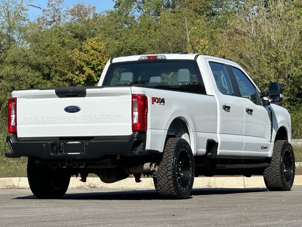 2023 Ford F-350 XL photo 3
