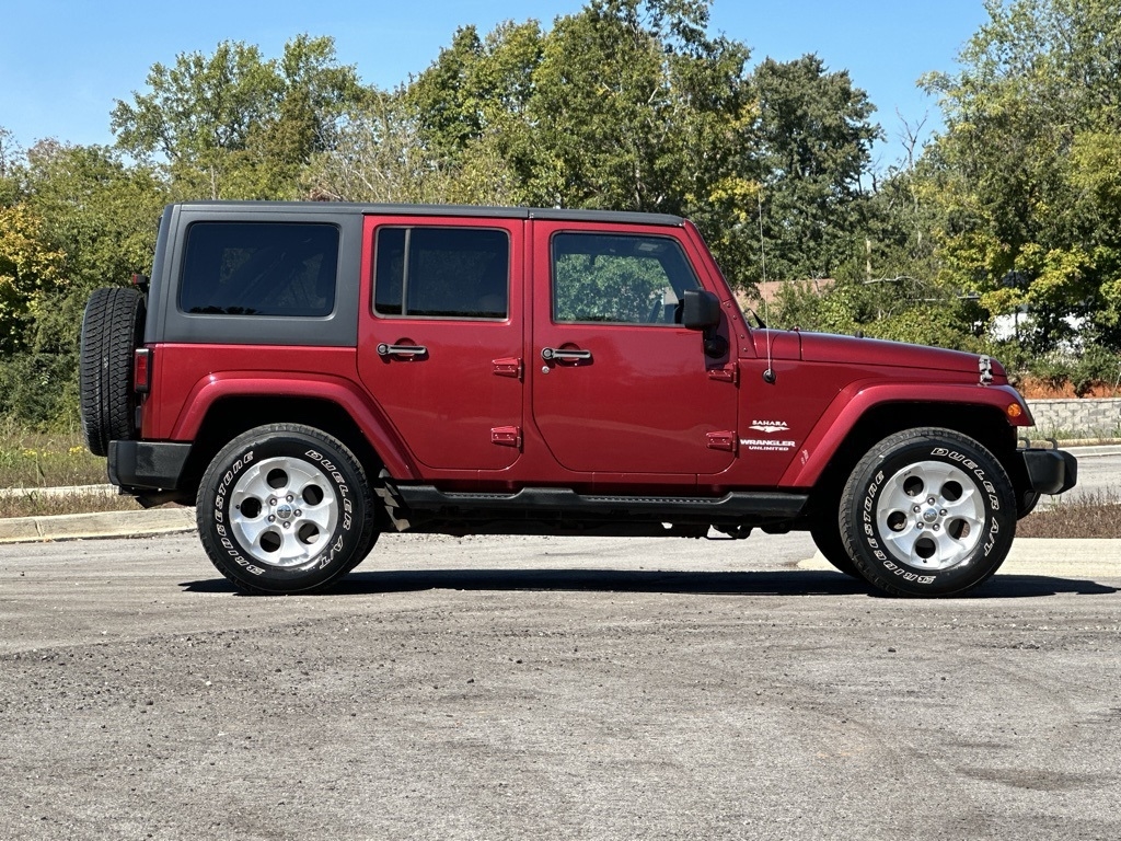 2013 Jeep Wrangler Unlimited Sahara photo 3