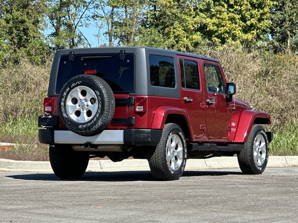 2013 Jeep Wrangler Unlimited Sahara photo 4