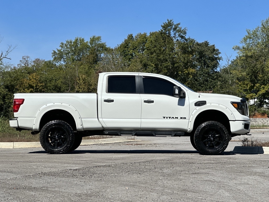 2018 Nissan Titan SV photo 3