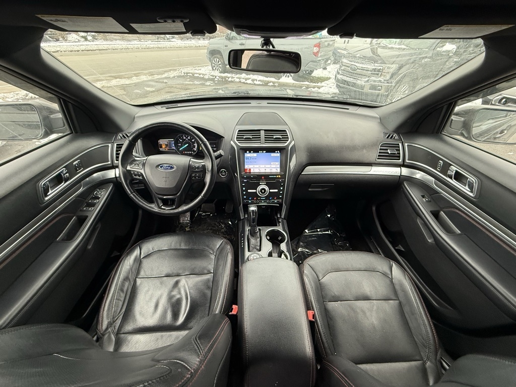 2017 Ford Explorer Sport photo 2