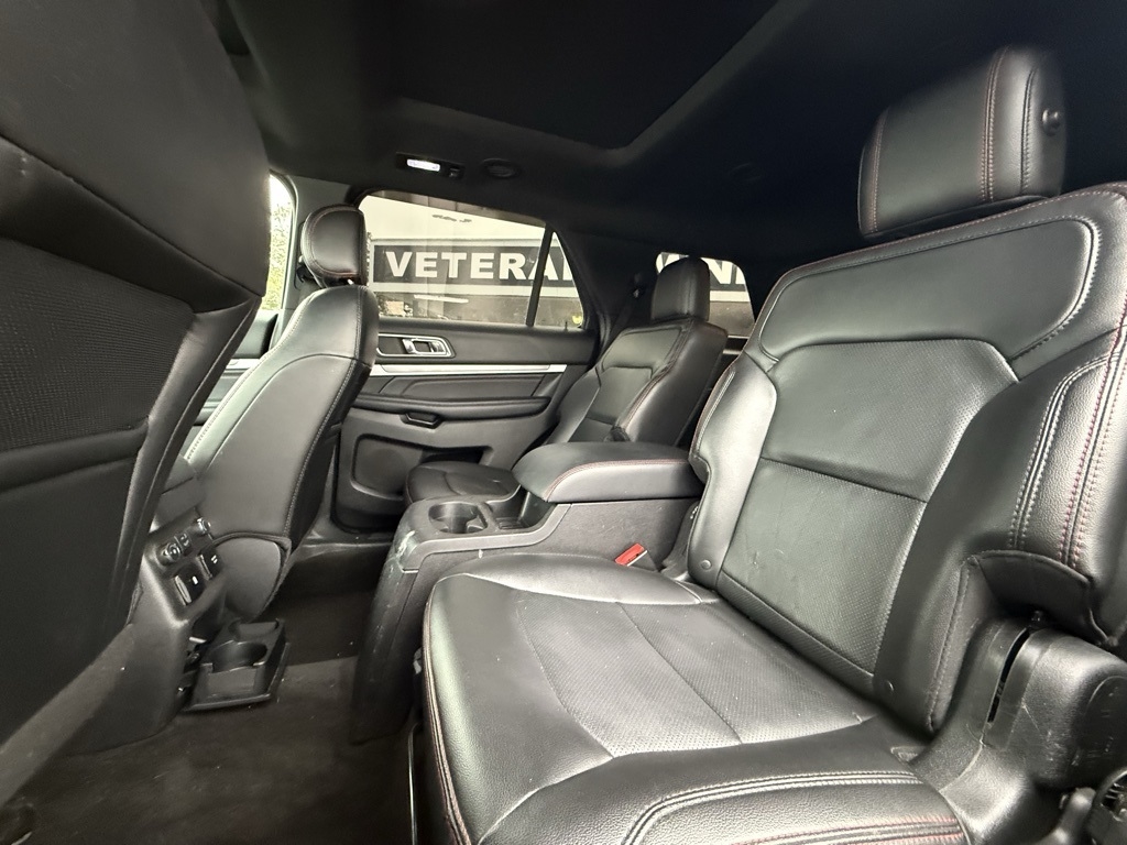 2017 Ford Explorer Sport photo 4