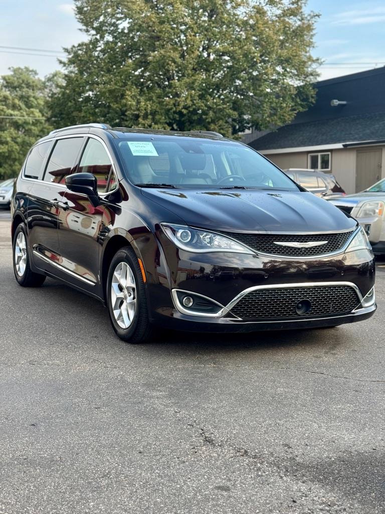 Chrysler Pacifica Touring-L Plus 2018 Chrysler Pacifica Touring-L Plus 2018