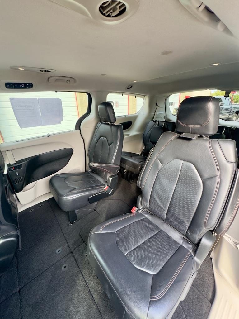 Chrysler Pacifica Touring-L Plus 2018 Chrysler Pacifica Touring-L Plus 2018