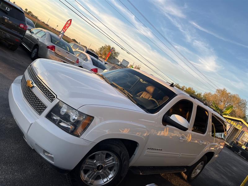 Chevrolet Suburban LT 1500 2WD 2014