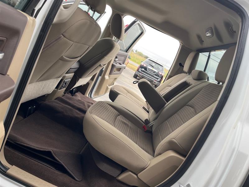 Dodge 1500 SLT Crew Cab 2WD 2012