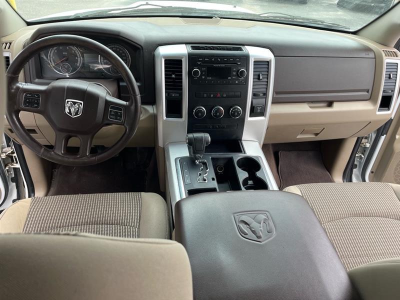 Dodge 1500 SLT Crew Cab 2WD 2012