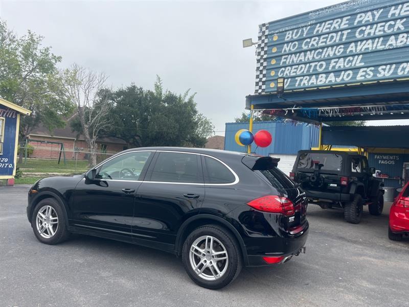 Porsche Cayenne Base 2014