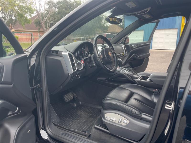 Porsche Cayenne Base 2014