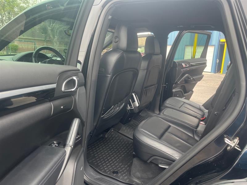 Porsche Cayenne Base 2014