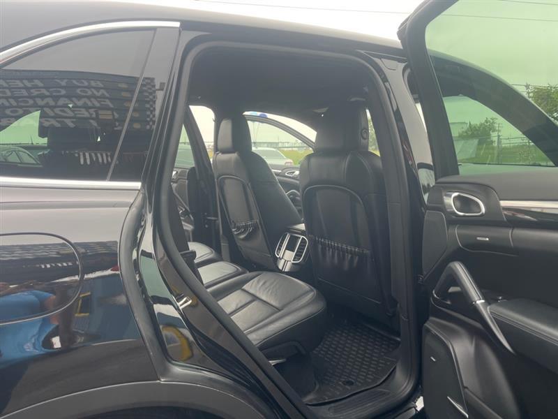 Porsche Cayenne Base 2014