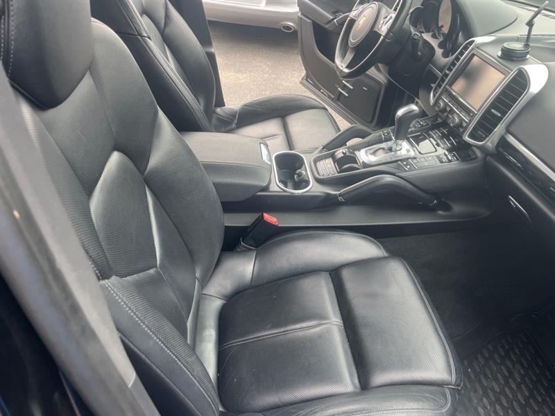 Porsche Cayenne Base 2014
