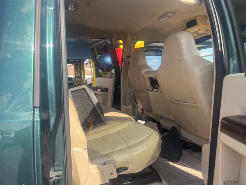Ford F-350 SD XL Crew Cab 4WD 2008