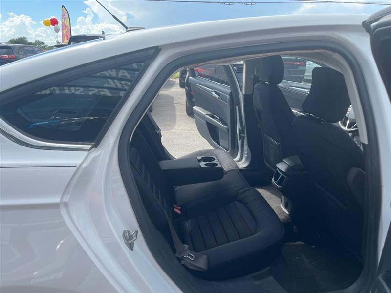 Ford Fusion SE 2015
