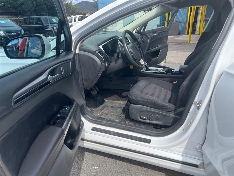 Ford Fusion SE 2015