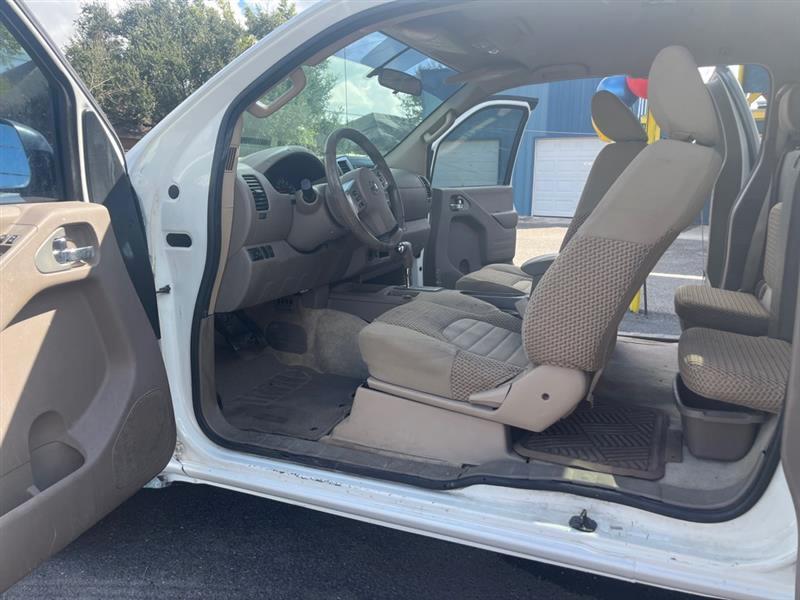 Nissan Frontier S King Cab I4 5MT 2WD 2015