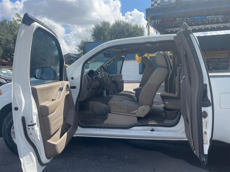 Nissan Frontier S King Cab I4 5MT 2WD 2015