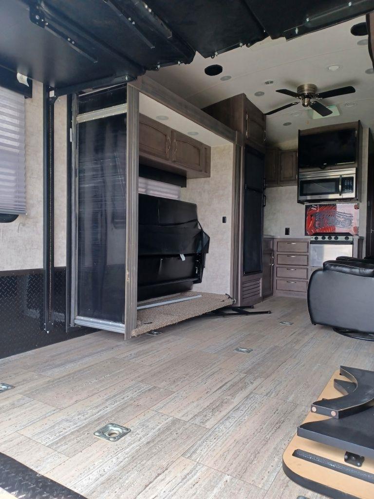 Winnebago of Indiana Unknown  2017