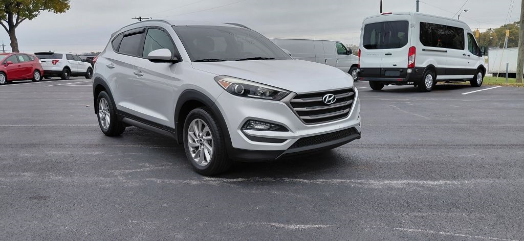 2016 Hyundai Tucson SE