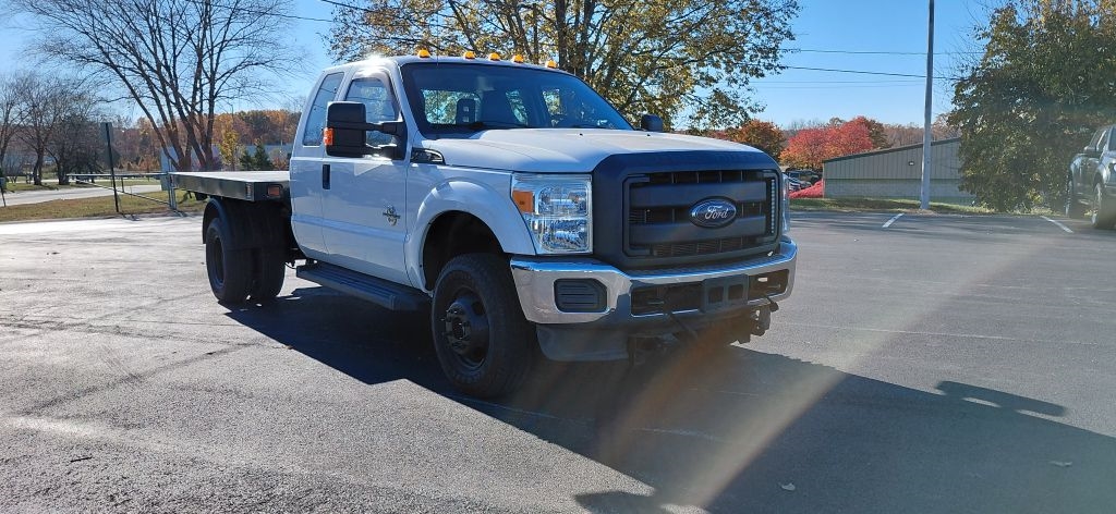 2016 Ford F-350 Super Duty Chassis Cab XL